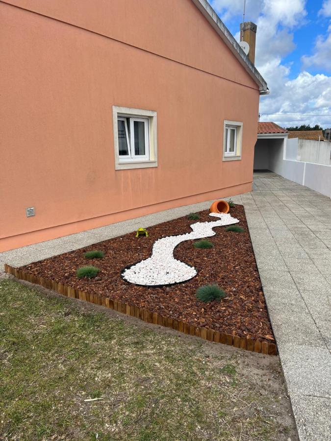 Moradia Alegre No Centro Da Vila Da Tocha. Eksteriør billede